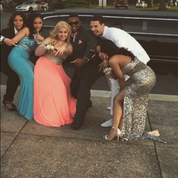 Sequin prom dress size 2 - Picture 3 of 3